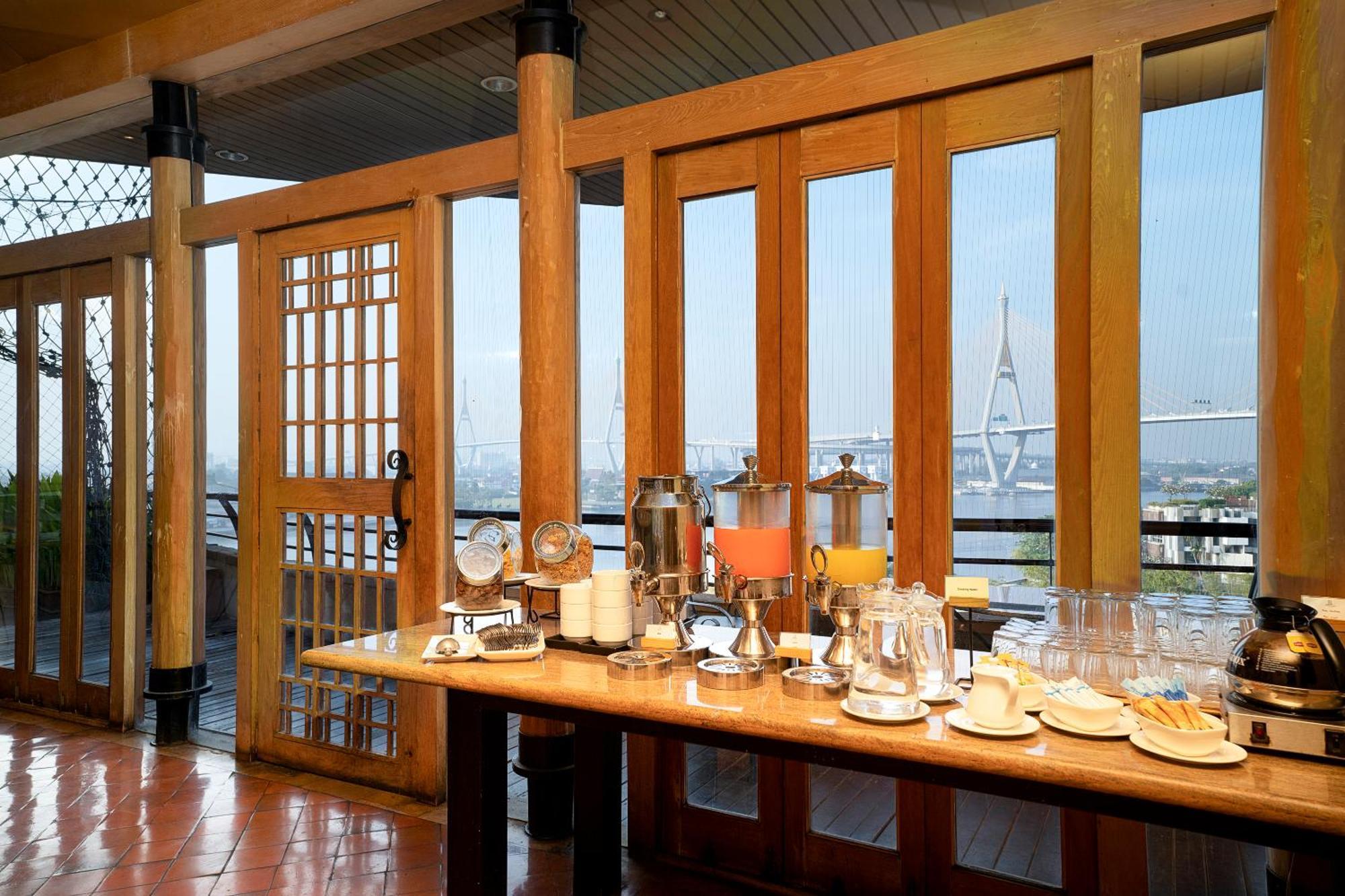 酒店 Riverfront